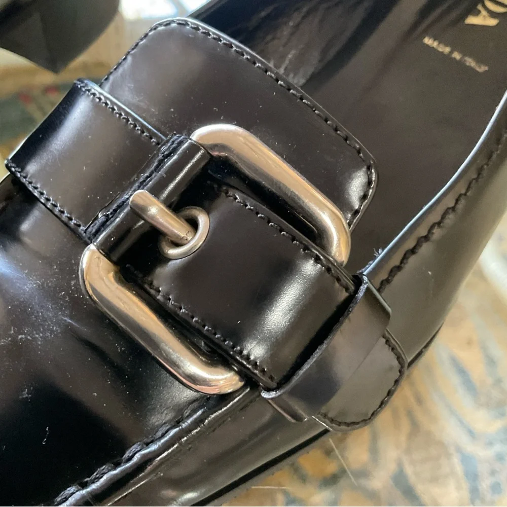 Prada Loafer, black, low heel, Classic! Great Condition! Size 38.5 / 8 - Picture 13 of 16